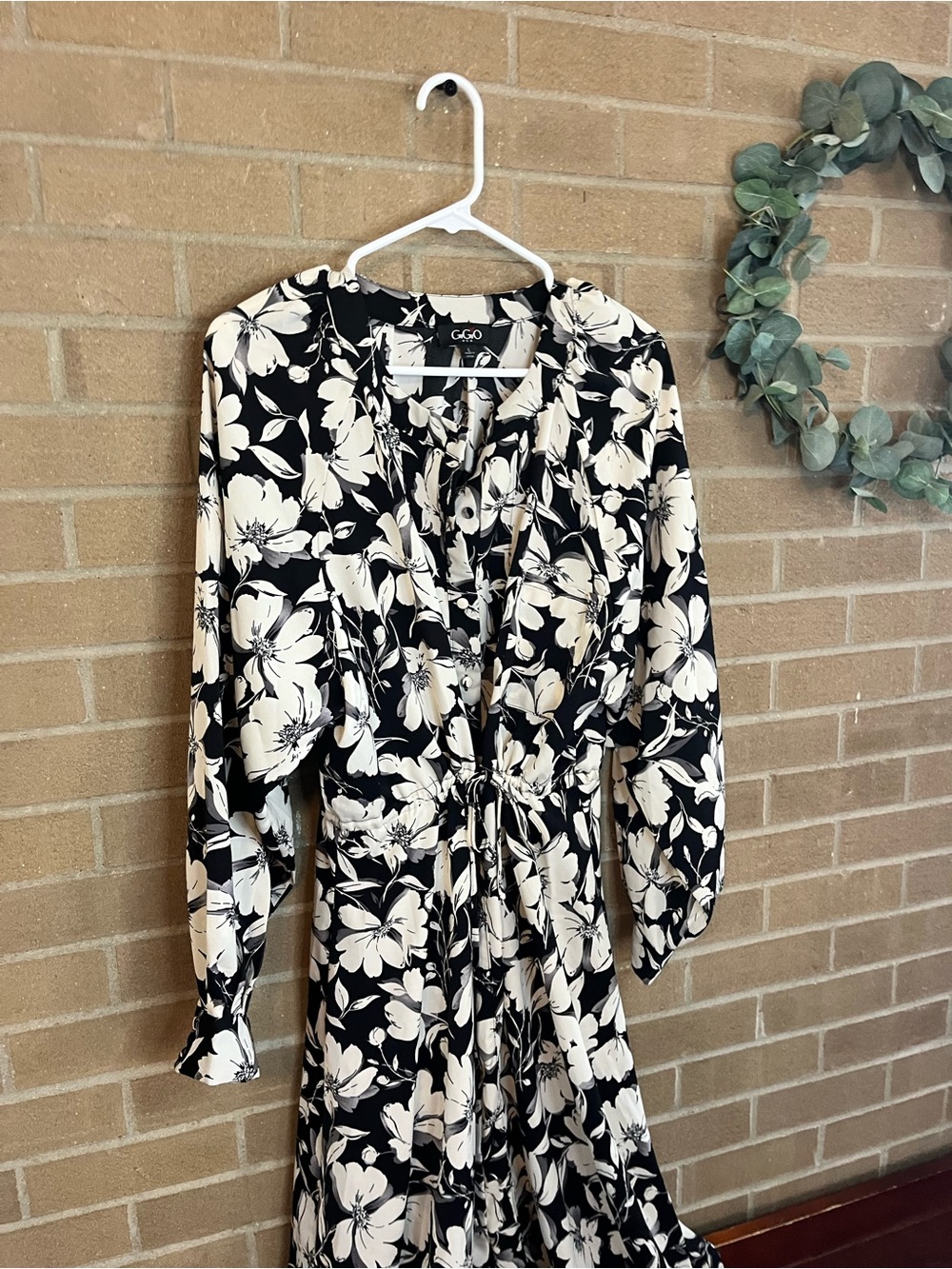 Gilli Black & Cream Floral Midi Wrap Dress - Picture 3 of 4